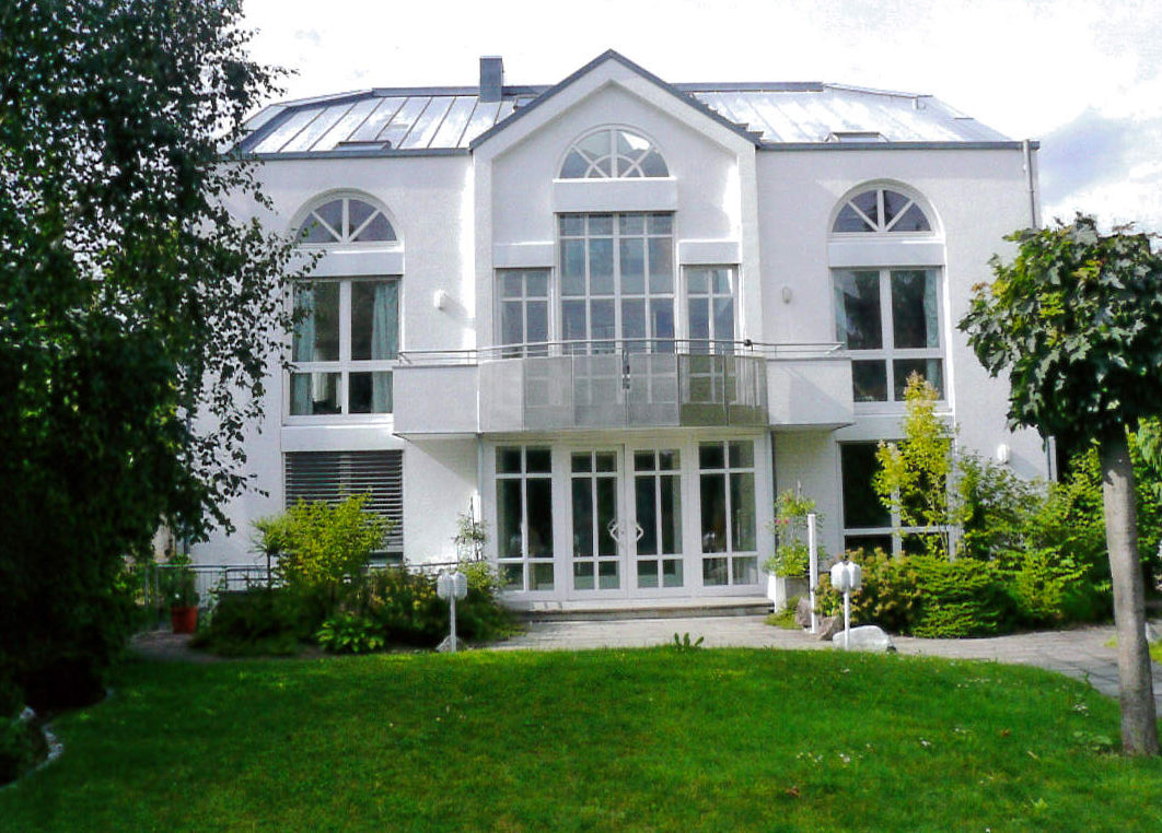 Außergewöhnliche moderne Villa, Toplage von Stuttgart, schöne Aussicht, luxuriöse Designer-Ausstattung, ein Traum in wei