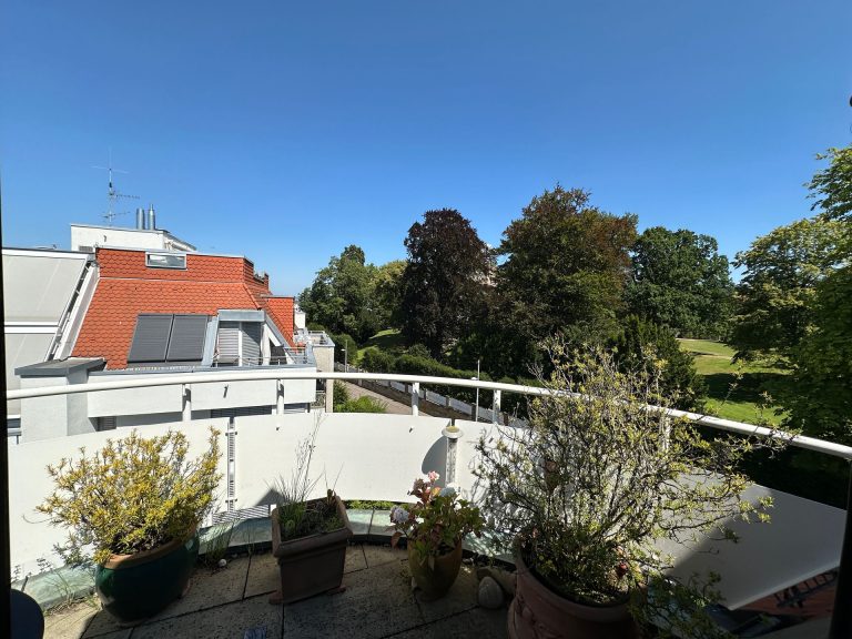 Großzügiges, modernes Wohnen in bester Aussichtslage von Stuttgart“ Einzigartige und in Stuttgart