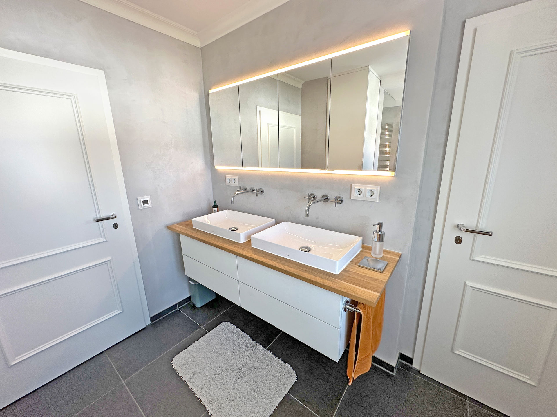 Perfektes Wohnhaus für eine Großfamilie und echte Rarität! in Stuttgart