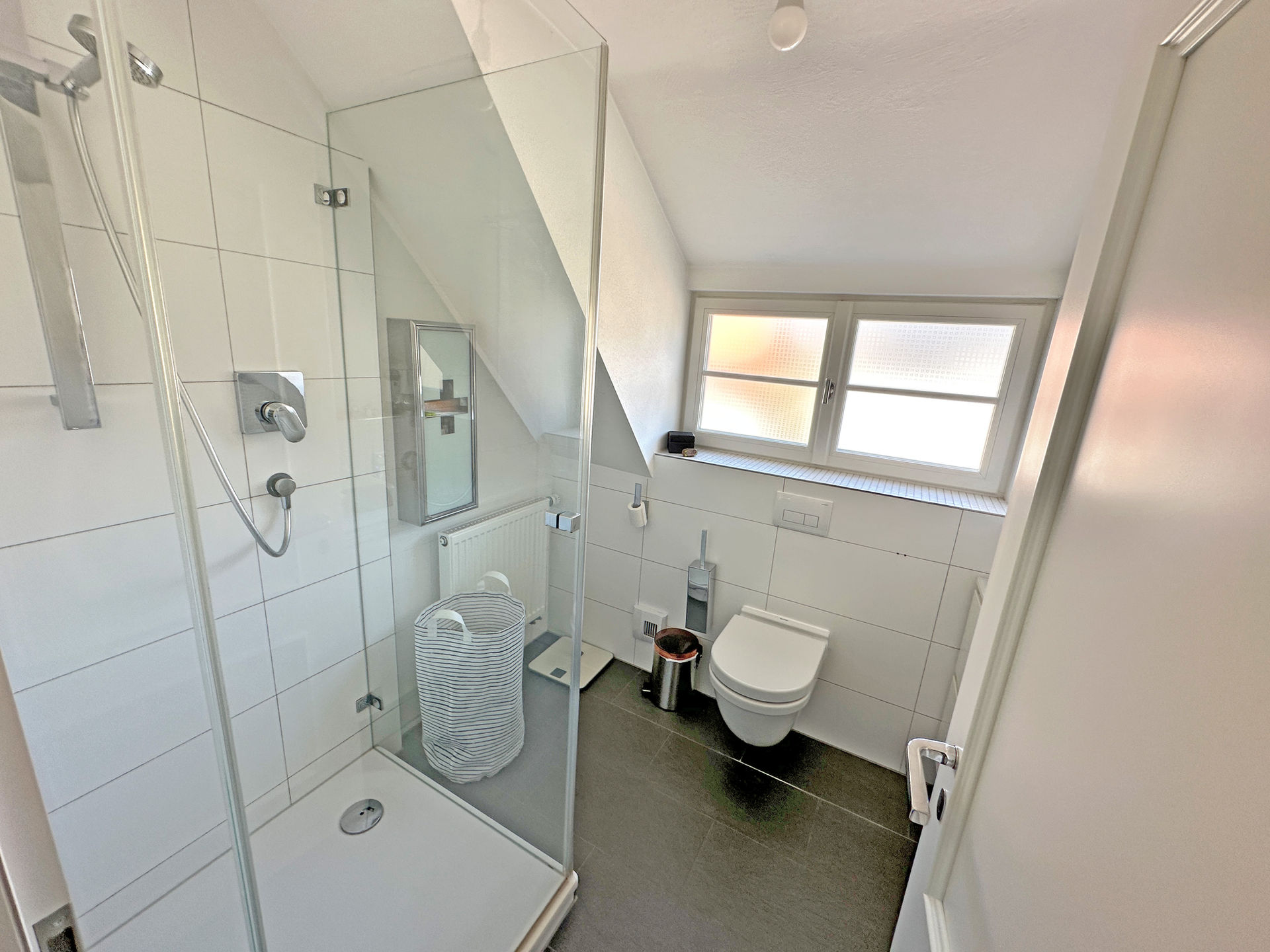 Perfektes Wohnhaus für eine Großfamilie und echte Rarität! in Stuttgart