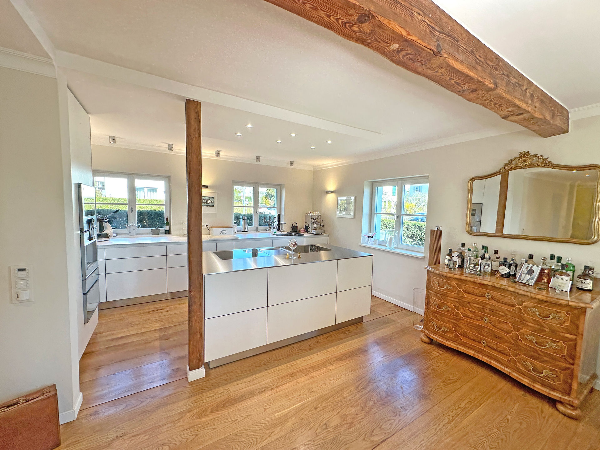 Perfektes Wohnhaus für eine Großfamilie und echte Rarität! in Stuttgart