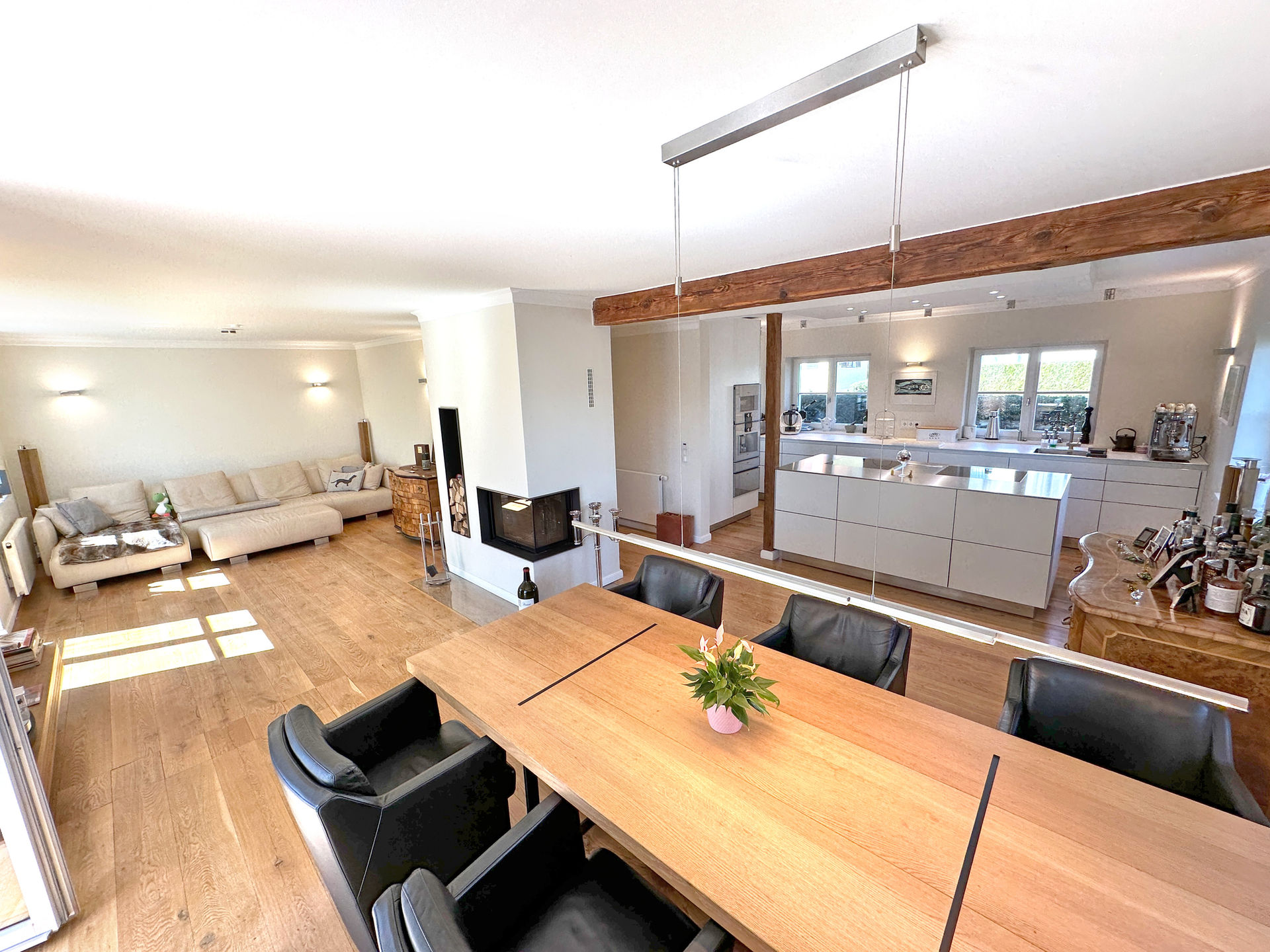 Perfektes Wohnhaus für eine Großfamilie und echte Rarität! in Stuttgart