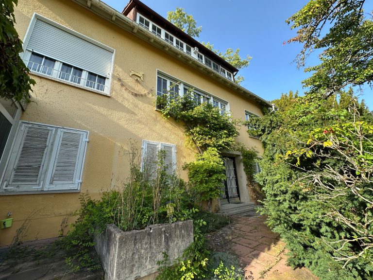 Kaufgelegenheit hat 3 Kaufmöglichkeiten! Wunderschöne, stilvolle und großzügige in Stuttgart