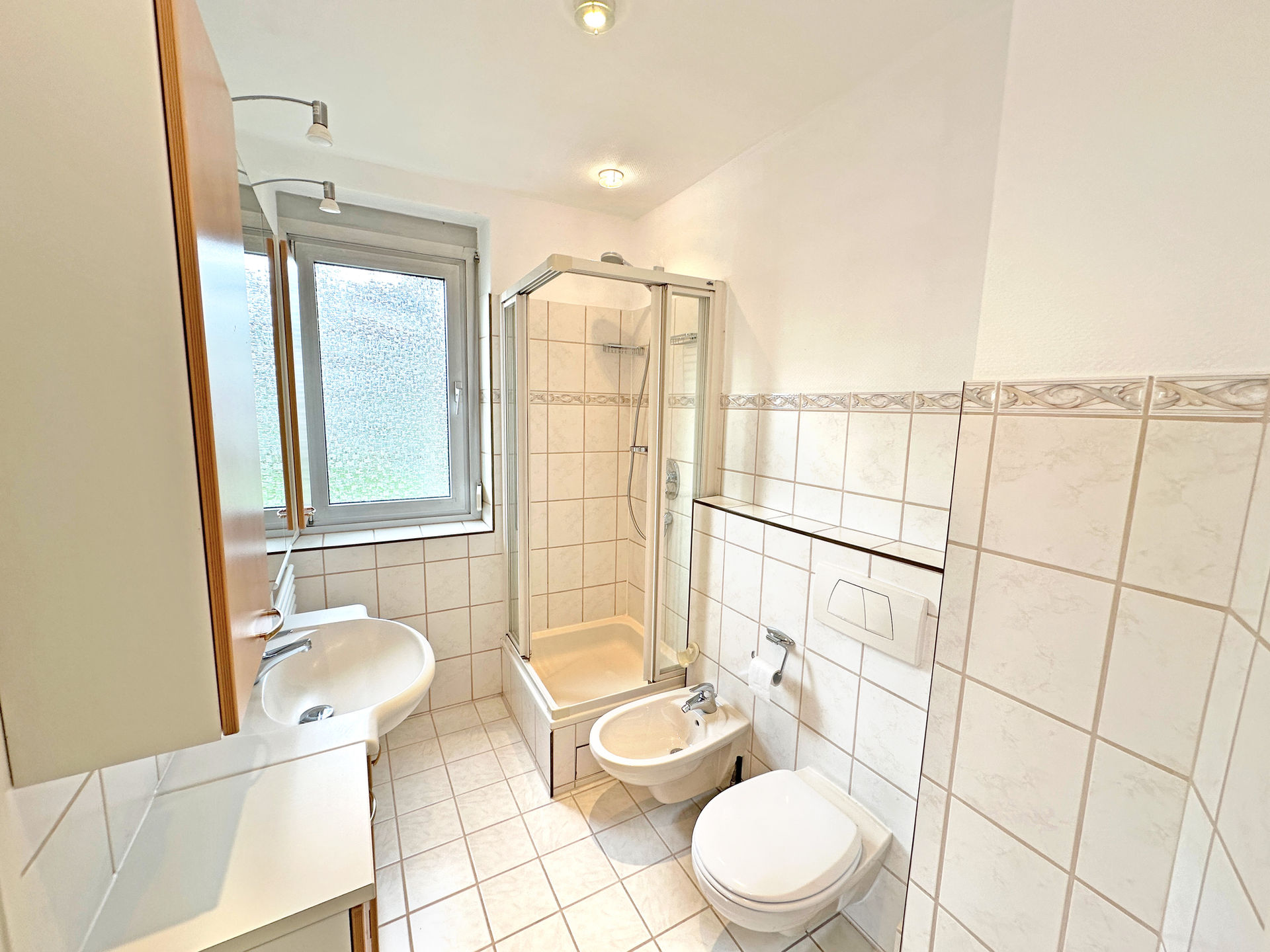 Attraktives 3-Familienhaus, ruhige Top-Wohn-/Aussichtslage, 70376 Bad Cannstatt (Auf der in Stuttgart