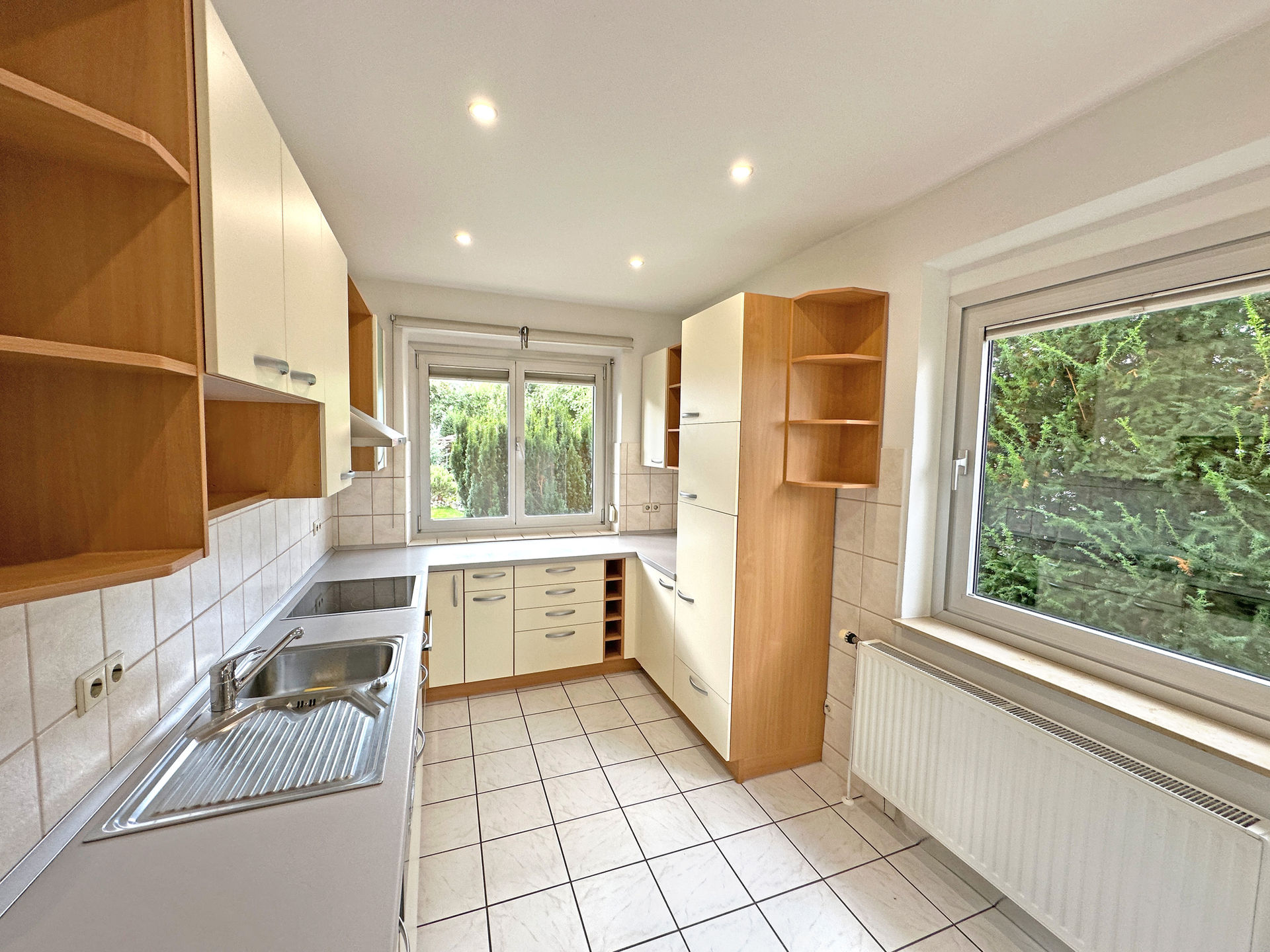 Attraktives 3-Familienhaus, ruhige Top-Wohn-/Aussichtslage, 70376 Bad Cannstatt (Auf der in Stuttgart