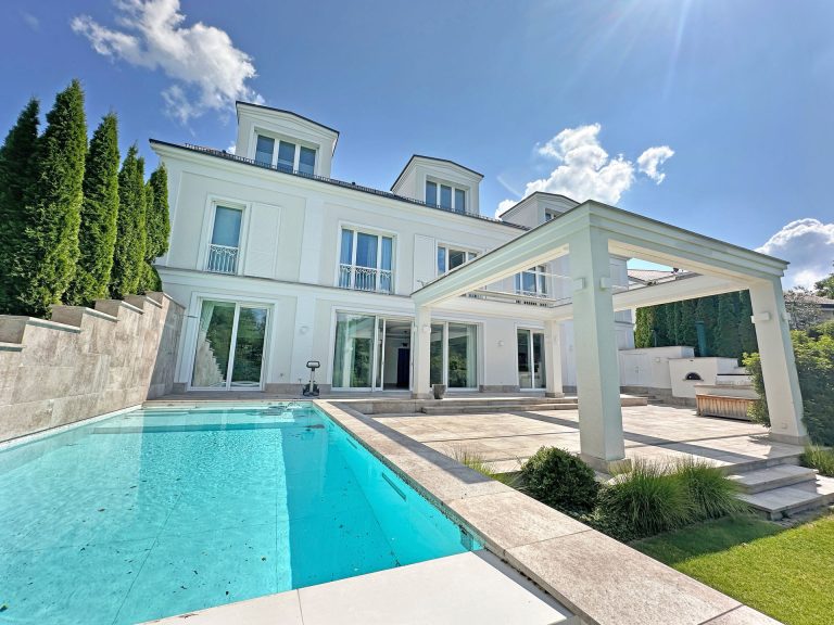 Einzigartige Rarität! Villa in bester Villen-/Aussichtslage (Nähe Am Bismarckturm) von in Stuttgart