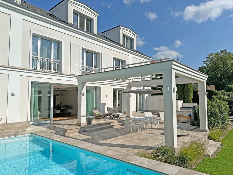 Einzigartige Rarität! Villa in bester Villen-/Aussichtslage (Nähe Am Bismarckturm) von in Stuttgart