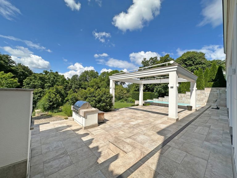 Einzigartige Rarität! Villa in bester Villen-/Aussichtslage (Nähe Am Bismarckturm) von in Stuttgart