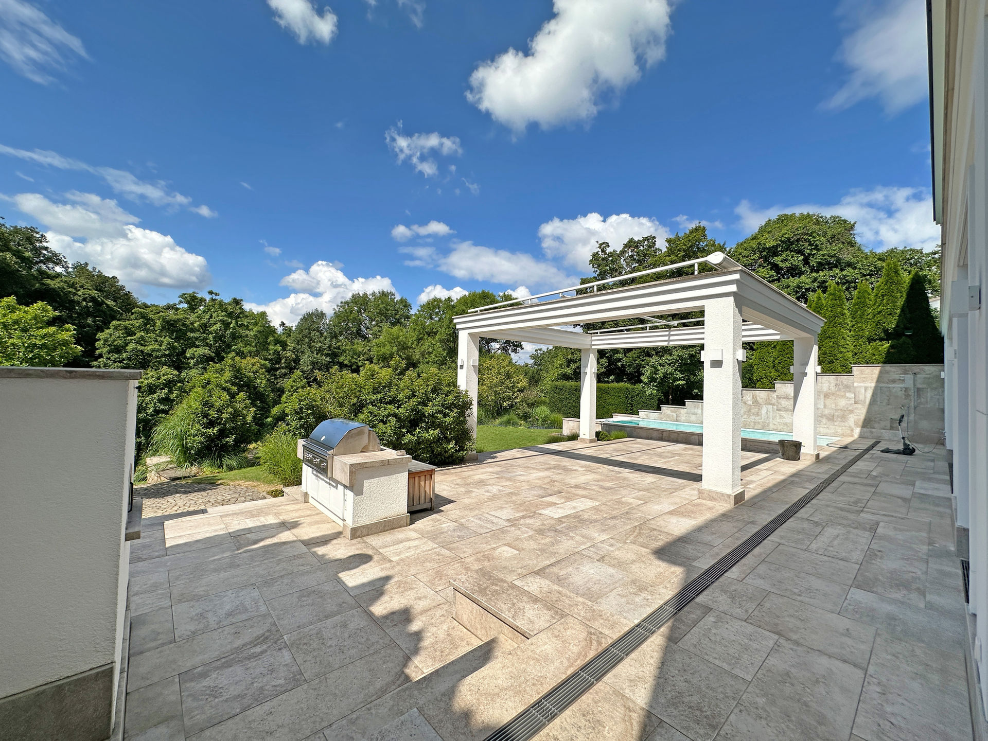 Einzigartige Rarität! Villa in bester Villen-/Aussichtslage (Nähe Am Bismarckturm) von in Stuttgart