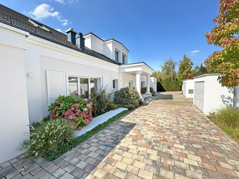 Einzigartige Rarität! Villa in bester Villen-/Aussichtslage (Nähe Am Bismarckturm) von in Stuttgart