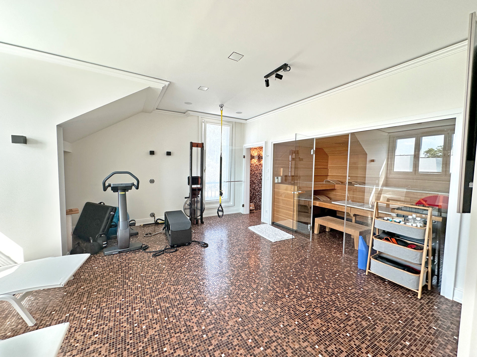 Einzigartige Rarität! Villa in bester Villen-/Aussichtslage (Nähe Am Bismarckturm) von in Stuttgart
