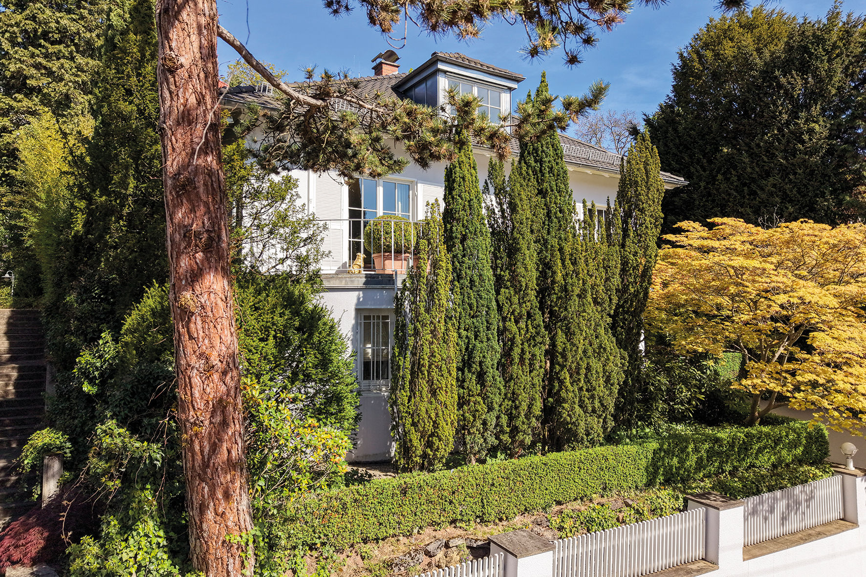 Wunderschöne, stilvolle und exklusive Stadtvilla in Bestlage Hauptmannsreute in Stuttgart